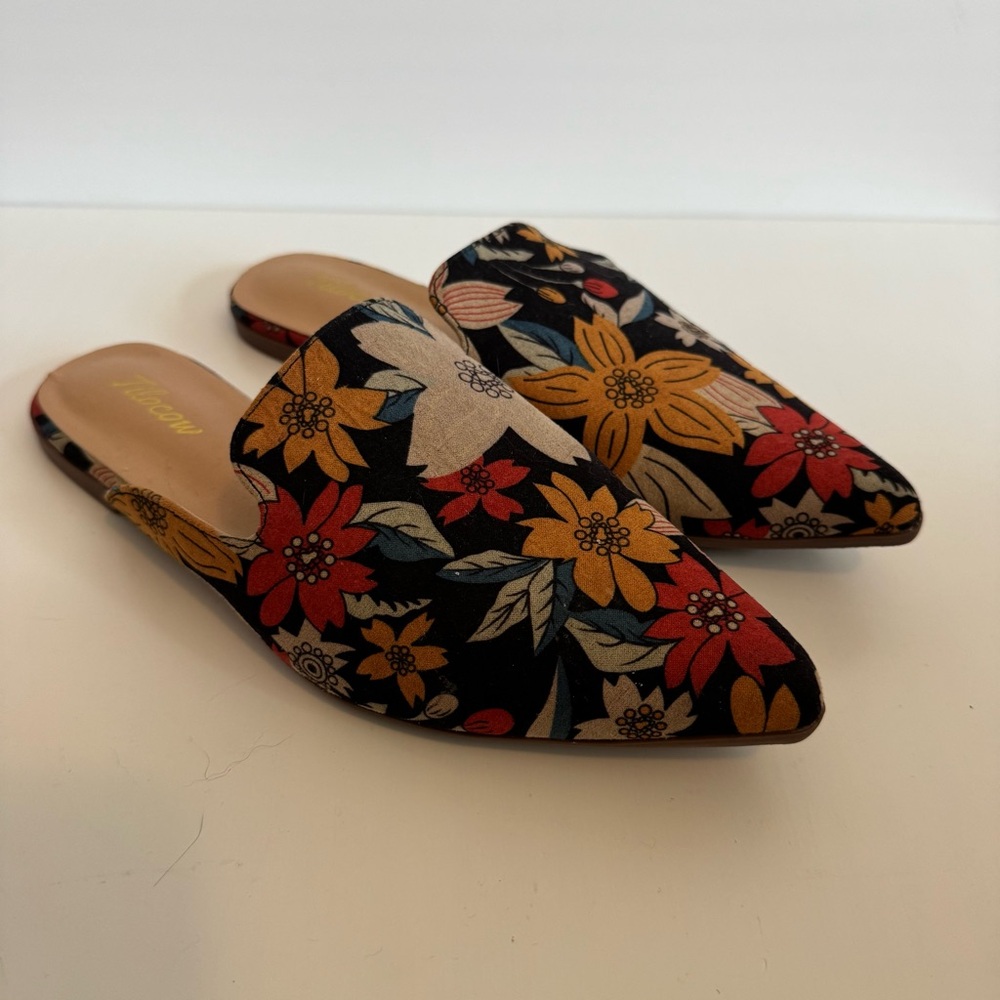 Tilocow Floral Pointed Toe Mules‎ - Dark Boho Print - Size 7.5